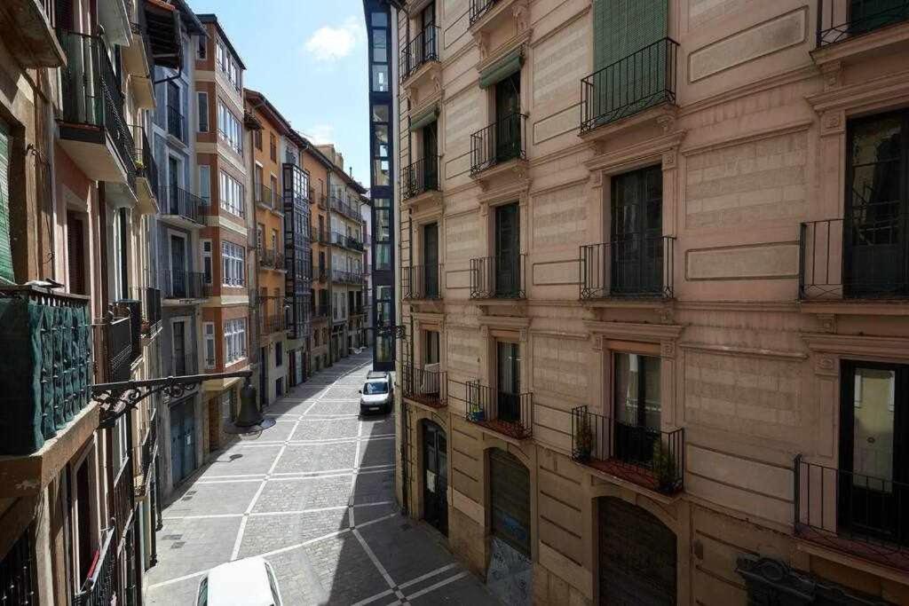 Apartamento Ayla Ayuntamiento Pamplona Exterior photo